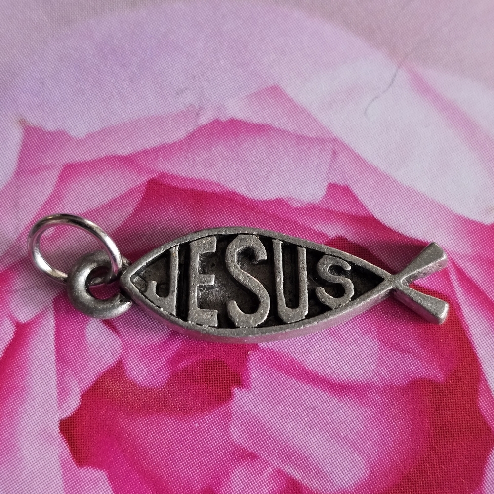 Jesus pendant fish charm silver tone metal religious christian  ichthus